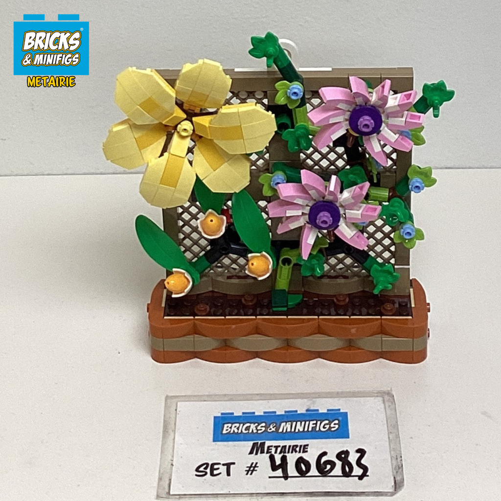 40683 Flower Trellis Display (U) – Bricks & Minifigs Metairie