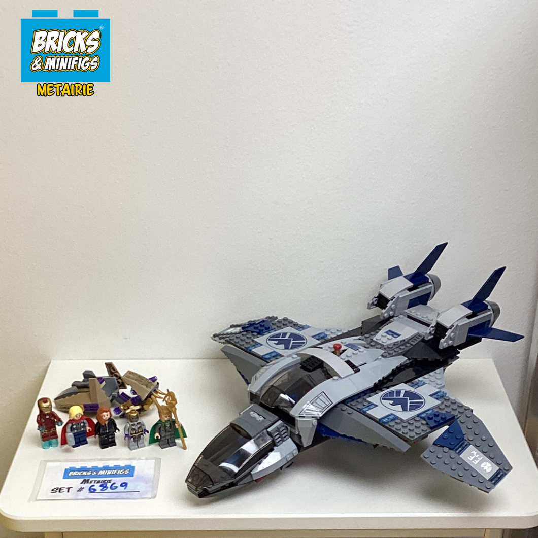 6869 Quinjet Aerial Battle (U)