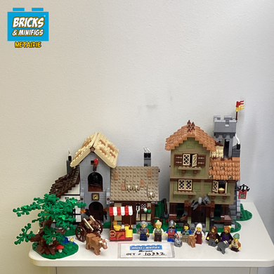 10332 Medieval Town Square (U1)