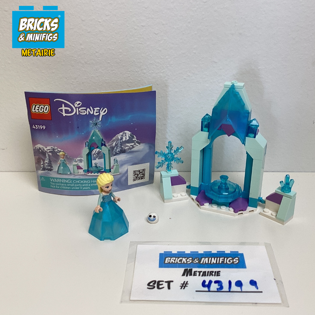 43199 Elsa's Castle Courtyard (U1)