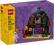 40721 Halloween Barn