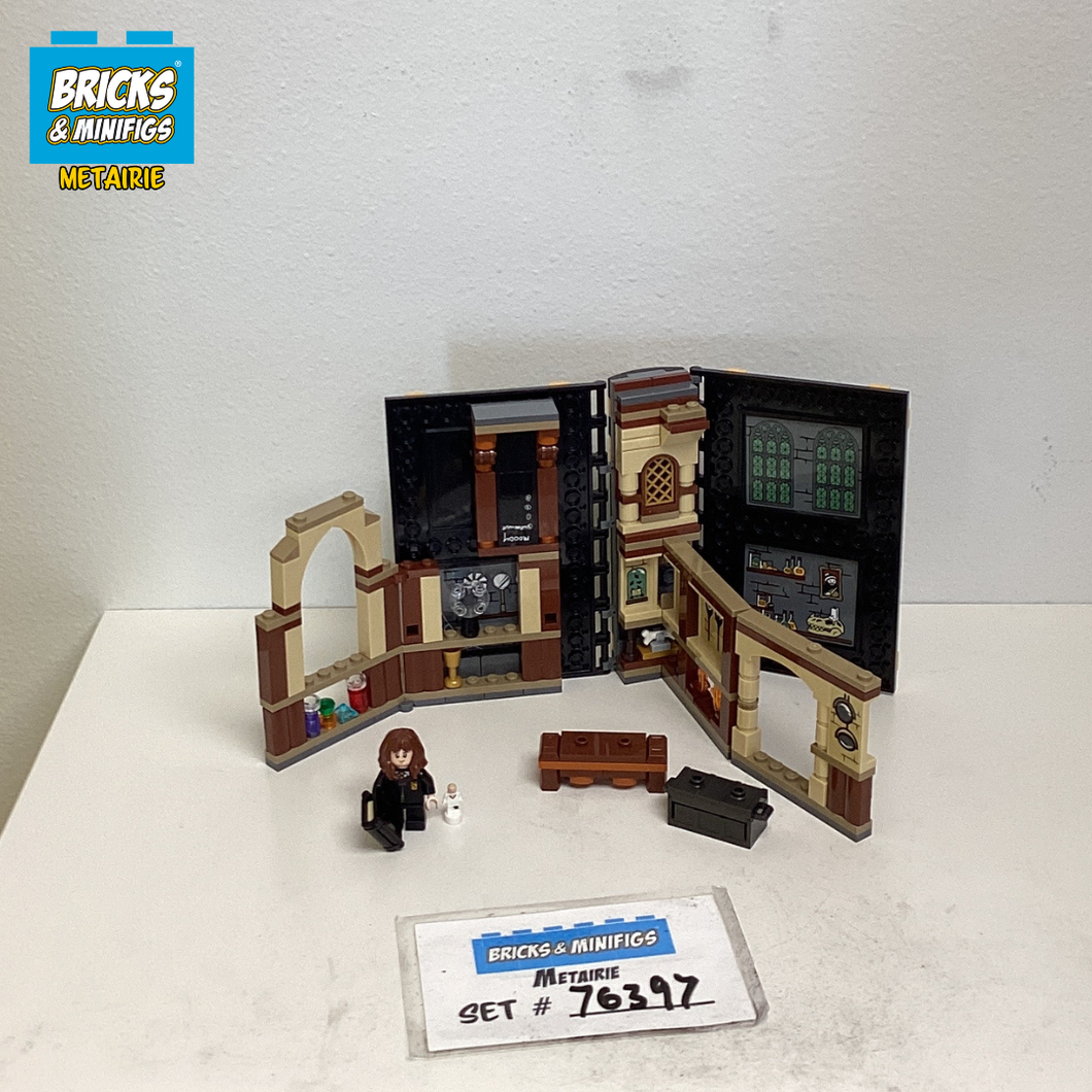 76397 Hogwarts Moment: Defence Against the Dark Arts Class (U1)