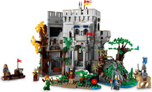 910001 Castle in the Forest