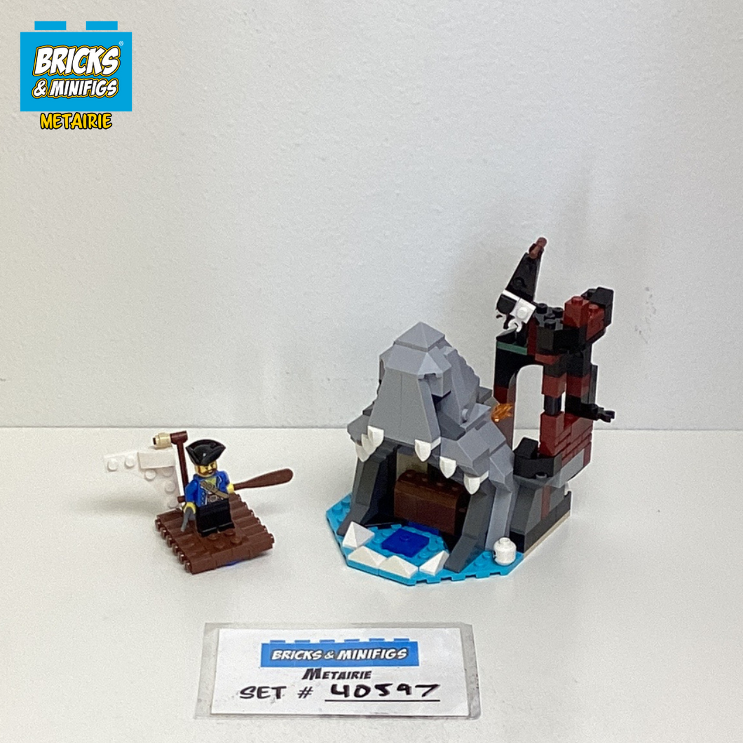 40597 Scary Pirate Island (U)