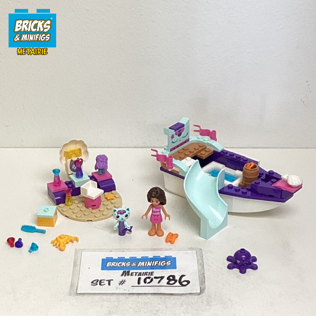 10786 Gabby & MerCat's Ship & Spa (U)