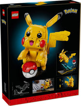72152 Pikachu and Poké Ball