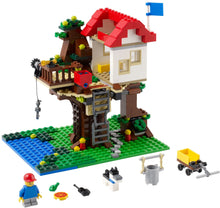 31010 Treehouse OPEN BOX NEW