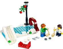 40107 Winter Skating Scene - Limited Edition 2014 Holiday Set (2 of 2)