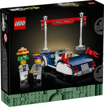 40913 Vintage Parade Car
