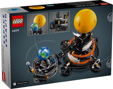 42179 Planet Earth and Moon in Orbit OPEN BOX NEW