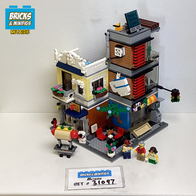 31097 Townhouse Pet Shop & Café (U)