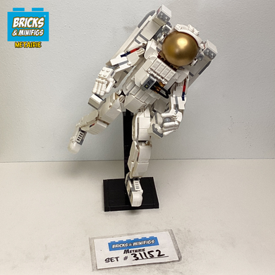 31152 Space Astronaut (U)